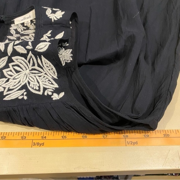 Wilfred • Allier Embroidered Shift Dress Black - Picture 11 of 11